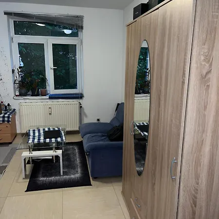 Eine Ruhige Mit Eigenem Bad Und Kueche Apartament