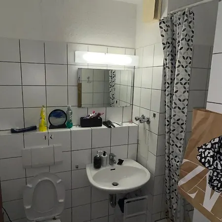 شقة Eine Ruhige Mit Eigenem Bad Und Kueche