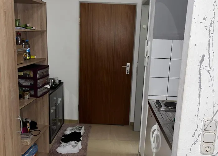 Eine Ruhige Mit Eigenem Bad Und Kueche